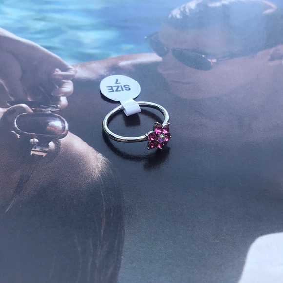 Jewel Flower Ring - Picture 11 of 13